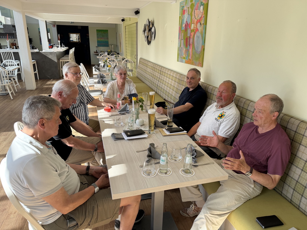 20260625 stammtischtisch 01.jpg